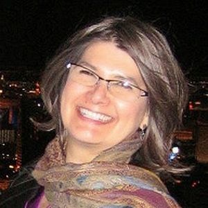 Meet your Posher, Lois